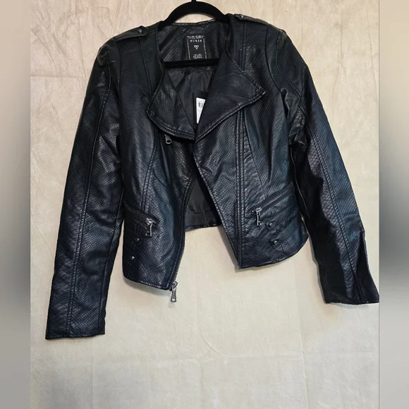 Guess Faux Leather Black Snakeskin Cropped Jacket Moto Style - Picture 5 of 10